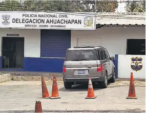  ??  ?? Heridas. De acuerdo con la inspección realizada por Flores, dos de los disparos impactaron en la espalda, uno más en la pierna, otro en el glúteo y otro en costillas.