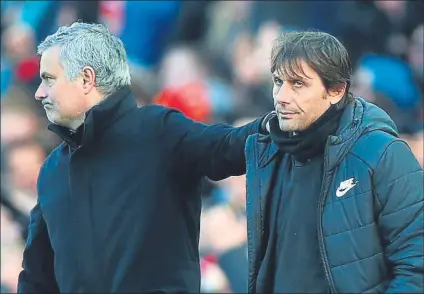  ?? FOTO: MD ?? Mourinho y Conte se saludan en un encuentro entre el United y el Chelsea esta temporada