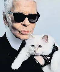  ?? FOTO: TWITTER.COM ?? Karl Lagerfeld und seine Katze Choupette.