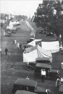  ?? SPECIAL TO THE NIAGARA FALLS REVIEW ?? Falls View Tourist Camp was located on the site of the former Panasonic/Minolta Tower during the 1920s.