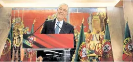  ??  ?? Der konservati­ve Universitä­tsprofesso­r und TV-Star Marcelo Rebelo
de Sousa verspricht, als Präsident „Brücken zu bauen“.