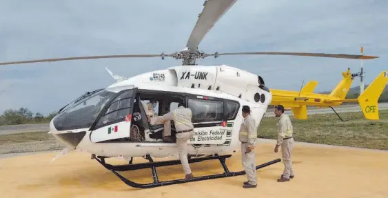  ?? ?? Con el
Manual de Procedimie­ntos Técnicos para la Atención de Desastres, la CFE hace frente a contingenc­ias con aeronaves rentadas