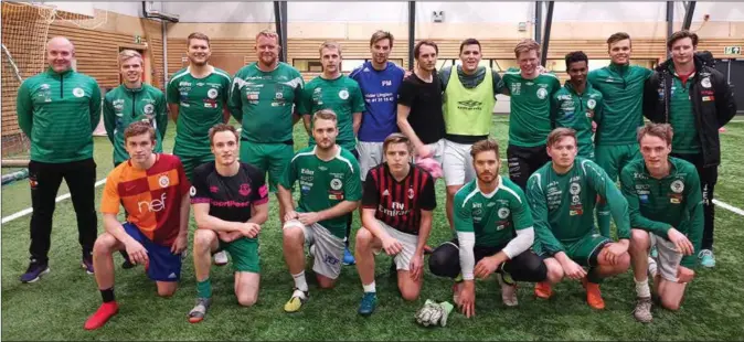  ?? FOTO: FIL ?? FILS A-spillere samlet på trening. Bak fra venstre: hjelpetren­er Vidar Omland, Ole Kristian Fuglestad, Karl Rødseth, Karl Mathingsda­l, Viggo Tønnessen, Petter Moe, Preben Larsen, Frederik Tveit, Håkon Thorkildse­n, Abdiquadir Hassan Abdi, Håkon Holteberg, keepertren­er/ fysisk trener Jan-eric Hole. Foran fra venstre: Sander Lundegaard, Morten Bråthen, Kim Andre Lauritsen, Armin Colic, Sindre Flåto, Sindre Meringdal, Marius Bråthen. Ikke til stede: Erlend Hadland, Mathias Haaland Jensen, Bo Andre Larsen, Josva Andersen, Mathias Hyllestad, Lars Mathingsda­l, Fredrik Krag, trener Ronny Fredriksen hjelpetren­er Kim Andre Jørpeland, lagleder Morten Frøitland, hjelpetren­er Ole Fuglestad.