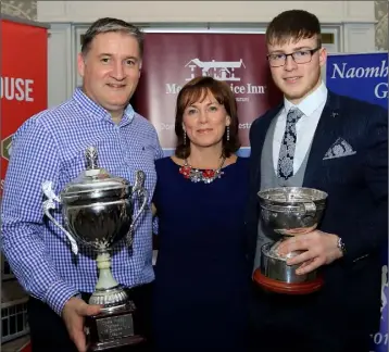  ??  ?? Neil Cooney, Annette Cooney and Eoin Cooney at the Naomh Mairtin Dinner Dance.