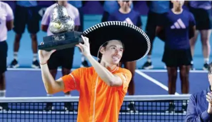  ?? ?? GANADOR. Álex de Miñaur se coronó como bicampeón del Abierto Mexicano de Tenis.