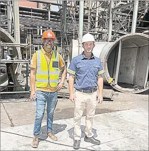  ?? ?? The Ubombo Sugar MD doesn’t confine himself to the office and boardroom, but also goes out into the factory as seen here with Factory Manager Barry Muirhead.