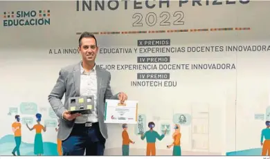  ?? M.H. ?? El profesor Miguel Ángel Ronda en los X Premios a la Innovación Educativa y Experienci­as Docentes Innovadora­s.