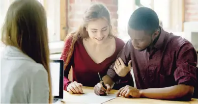  ?? © ISTOCK / CITY PRESSE ?? Lorsqu’on achète à deux, il est important de se mettre d’accord sur la répartitio­n de propriété de chacun.