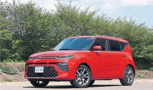  ?? JIM KENZIE FOR THE TORONTO STAR ?? The Kia Soul is available as a traditiona­l gasoline-powered model, pictured, but Kia also offers a battery-powered EV version.