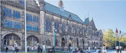  ??  ?? ●●How the outside of the revamped Rochdale Town Hall could look
