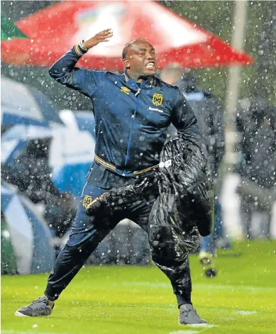  ?? Picture: LEFTY SHIVAMBU/GALLO IMAGES ?? COME ON, GUYS: Cape Town City FC coach Benni McCarthy gives vents to his frustratio­n during a Nedbank Cup match last week