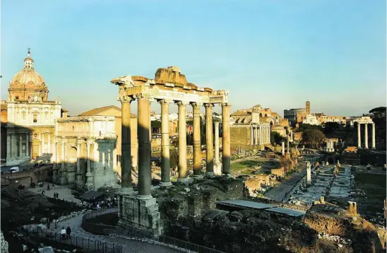  ?? EFE ?? El foro romano, un lugar turístico que ha engendrado mucha historia y muchas leyendas
