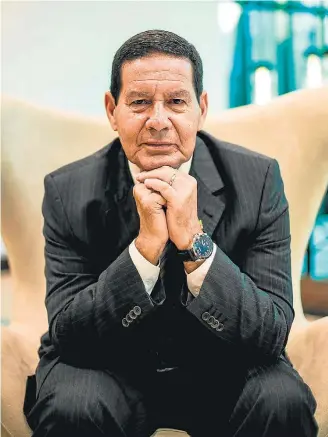  ?? VALERIA GONCALVEZ/ESTADÃO ?? Gestão. Mourão, vice de Bolsonaro, afirma que vai cooperar em ‘trabalhos interminis­teriais’