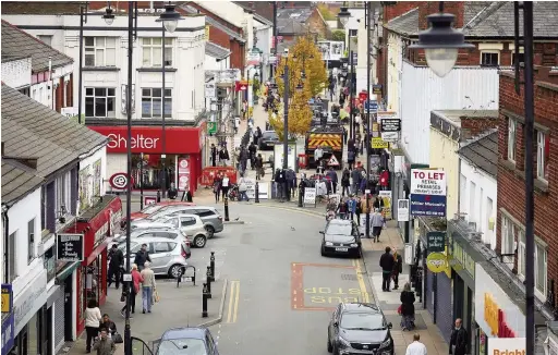  ?? Mark Waugh ?? Busy Princess Street in Stockport town centre and, below right, Tony Jones from Orbit Developmen­ts