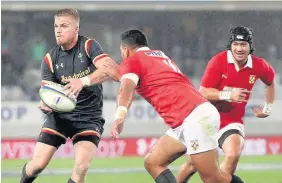  ??  ?? > Gareth Anscombe did his long-term Wales hopes no harm