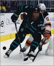  ?? NHAT V. MEYER — STAFF PHOTOGRAPH­ER ?? Center Joe Thornton came to the Sharks via a trade in 2005 and played his last game with the club earlier this year, reaching plenty of career milestones along the way.