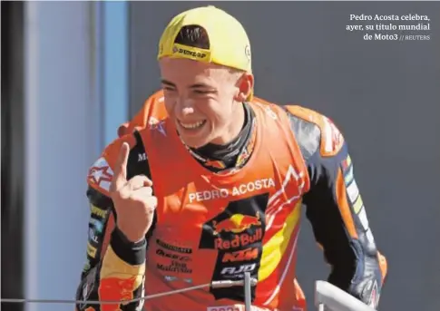  ?? // REUTERS ?? Pedro Acosta celebra, ayer, su título mundial de Moto3