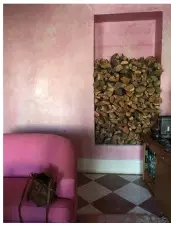  ??  ?? Left: A detail of the rose quartz room at El Fenn. Each room is designed around a piece of artwork from the owner’s personal collection. Below left: Taking time out to drink mint tea in a 2000-year-old castle near the
Atlas Mountains. Below: Jardin...