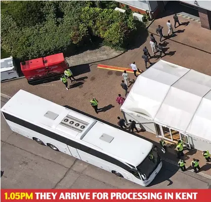  ?? Pictures: STEVE FINN/ROB TODD ?? 1.05PM THEY ARRIVE FOR PROCESSING IN KENT