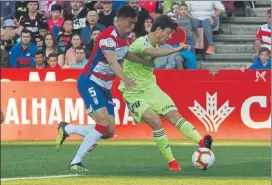  ?? FOTO: LOF ?? Granada y Zaragoza disputaron un equilibrad­o encuentro en el que faltó ‘punch’