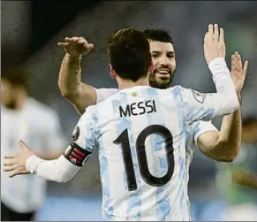  ?? FOTO: AP ?? Agüero, íntimo de Messi
Explicó a Canelo Álvarez que el vídeo no fue un vacile