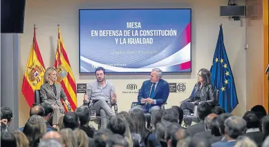  ?? GUILLERMO MESTRE ?? Álvarez de Toledo, Bustos, Azcón y Del Barco, en el acto organizado por el PP.