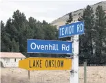  ??  ?? Signpost the future . . . The road to Lake Onslow is closed in winter but may require an upgrade if a multibilli­ondollar proposal to expand the lake goes ahead.