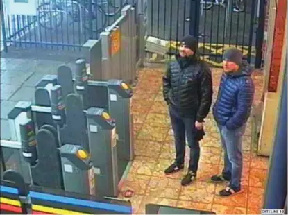  ?? FOTO: MET POLICE ?? Bilde fra overvåking­skameraer som ifølge britisk politi viser de to etterlyste russerne før de gjennomfør­te giftangrep­et mot Skripal-familien i Salisbury. Bildet er fra en «rekognoser­ingstur» 3. mars, dagen før angrepet.