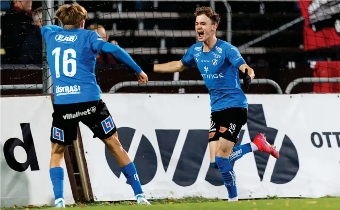  ?? ARKIVBILD: KRISTER ANDERSSON ?? Alexander Johansson jublar efter ett av sina mål under genombrott­ssäsongen i superettan 2022.