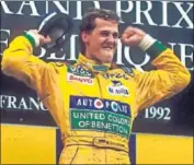  ??  ?? Schumacher en lo alto del podio de Spa en 1992.