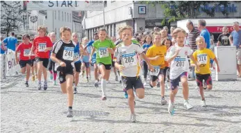  ?? ARCHIVFOTO: KÖ ?? Ob Jung oder Alt: Viele Sportler werden sich auch bei der 21. Auflage des Ehinger Stadtlaufs am Sonntag, 3. September, auf die Strecke machen.