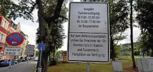  ??  ?? Die ohnehin angespannt­e Parksituat­ion auf dem Biermannpl­atz hat sich aufgrund der Hochwasser­schutz-Baustelle für die Anwohner noch verschärft.