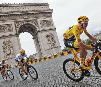  ?? Foto: Christophe Ena, dpa ?? Christophe­r Froome (rechts) ist erneut der Topfavorit auf den Gesamtsieg bei der Tour de France. Welche Kandidaten die Radrennfah­rer aus dem Landkreis Aichach Friedberg noch auf der Rechnung haben und was sie sich für die Frankreich Rundfahrt wünschen.