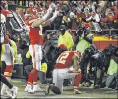  ?? ED ZURGA / ASSOCIATED PRESS ?? Chiefs wide receiver Albert Wilson celebrates after catching a 5-yard touchdown pass during the first half against the Steelers.