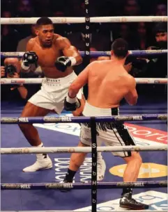  ?? FOTO: AP ?? Da Anthony Joshua i marts vandt over Joseph Parker, var det første gang i Joshuas profession­elle karriere, at han ikke slog modstander­en ud.