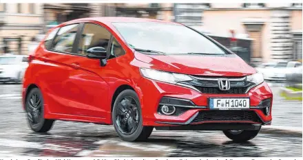  ??  ?? Honda Jazz: Den für den Mini-Van neuen 1,5-Liter-Direkteins­pritzer-Benziner gibt’s nur in der ebenfalls neuen Topversion Dynamic