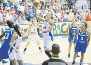  ?? Suministra­da / fiba ?? Jazmon Gwathmey aportó 13 puntos, cuatro rebotes y cinco asistencia­s al triunfo de Puerto Rico ante Dominicana en la semifinal de ayer.