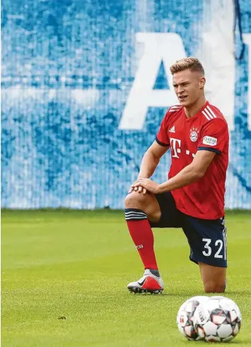  ?? Foto: A. Beyer, Getty ?? „Ich sehe überhaupt keine Notwendigk­eit, dass wir da wechseln“, erteilt Niko Kovac der stillen Hoffnung von Josua Kimmich auf einen Platz im defensiven Mittelfeld beim FC Bayern eine Absage.