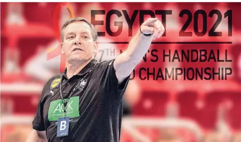  ??  ?? Keine leichte Aufgabe vor der Brust: Handball-Bundestrai­ner Alfred Gislason.