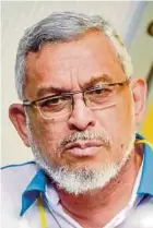  ??  ?? Khalid Samad received an official letter from Istana Negara on Friday.