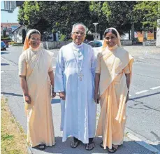  ?? FOTO: HERLINDE GROSS ?? Schwester Elcitta, Erzbischof Emeritus Jacob Thoomkuzhy, Schwester Sheena