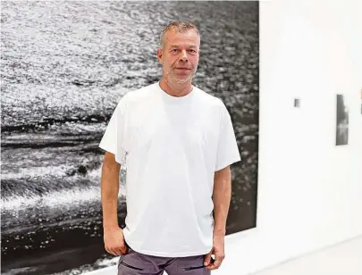  ?? Foto: Will Ragozzino ?? Wolfgang Tillmans lebt und arbeitet in Berlin und London. Noch bis zum 13. Juli zeigt die Galerie Buchholz in Berlin eine Ausstellun­g des Künstlers.