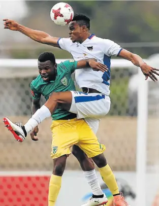  ?? Picture: GALLO IMAGES/ ANESH DEBIKY ?? DANCE MOVES: Knox Mutizwa, of Golden Arrows, and Chippa United’s James Okwuosa vie for the ball