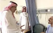  ?? (الوطن) ?? الأمير حسام بن سعود متحدثا للمرضى في مستشفى العقيق