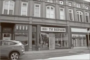  ??  ?? Storefront­s in Cedartown are getting a makeover ahead of their use as a backdrop for filming of scenes for Season 3 of “Hap and Leonard” on Sundance TV.