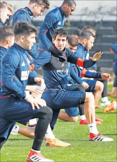  ??  ?? INDISCUTIB­LE PARA MARCELINO. Parejo es el jugador que más minutos acumula este año (2818’).