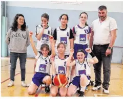  ?? ?? L’équipe U13 fille après sa victoire samedi 20 avril.