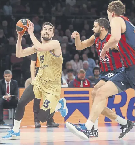  ?? Foto: EFE ?? Satoransky en el Buesa en partido de Euroliga. La visita a Vitoria es lo más complicado que afronta el Barça en Liga