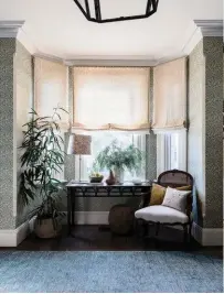  ??  ?? CLOCKWISE, FROM BELOW A bay window with William Morris Willow Bough wallpaper is the perfect spot for an antique table and chair from Lydie du Bray; interior designer Lisa Burdus; a kitchen at Turramurra, Sydney in Dulux Senate.