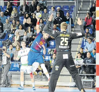  ?? FOTO: JOAN LANUZA ?? Valero Rivera, al igual que el resto de extremos del Barça, cuajó un gran partido ante el Anaitasuna